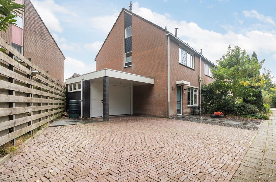 De Twee Gebroeders 104A