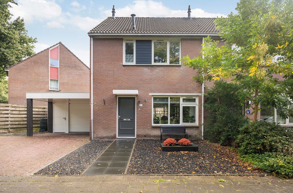 De Twee Gebroeders 104A