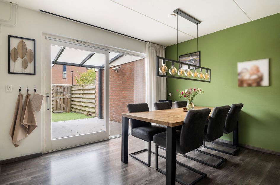 De Twee Gebroeders 104A