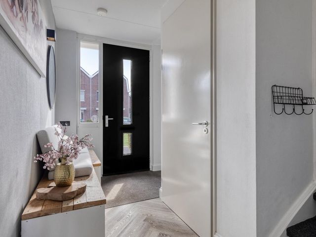 Veenendaalstraat 143, Tilburg