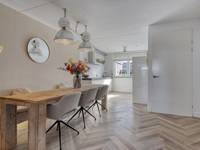 Veenendaalstraat 143, Tilburg