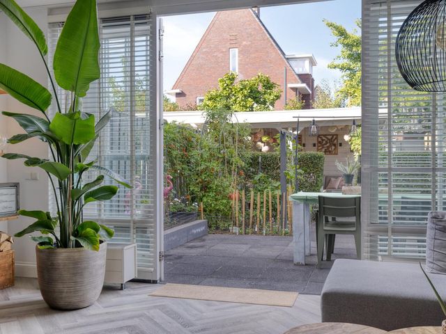 Veenendaalstraat 143, Tilburg