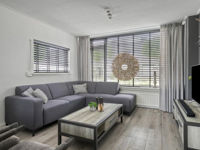Deltastraat 10, Krabbendijke