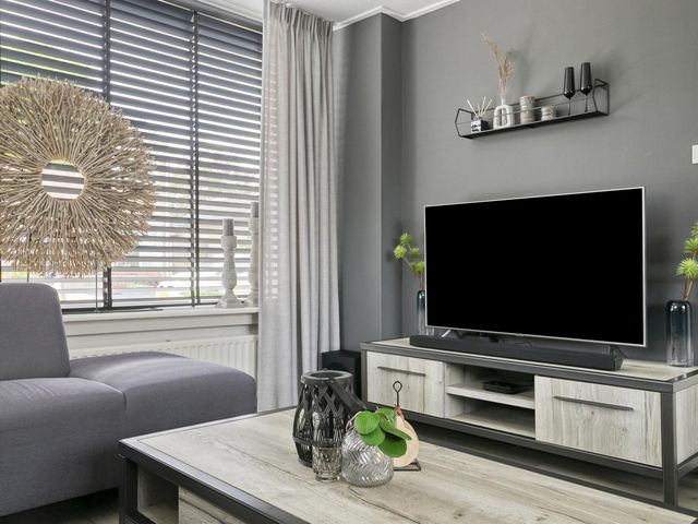 Deltastraat 10, Krabbendijke