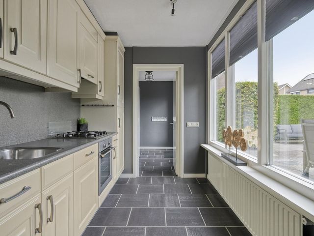 Deltastraat 10, Krabbendijke