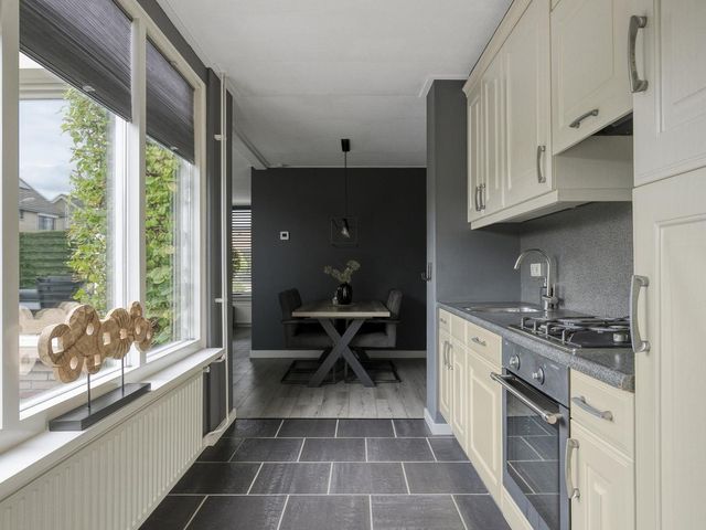 Deltastraat 10, Krabbendijke
