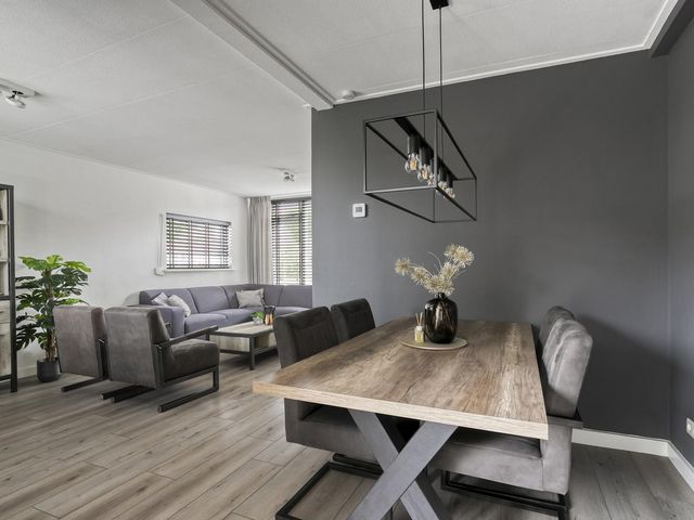 Deltastraat 10, Krabbendijke