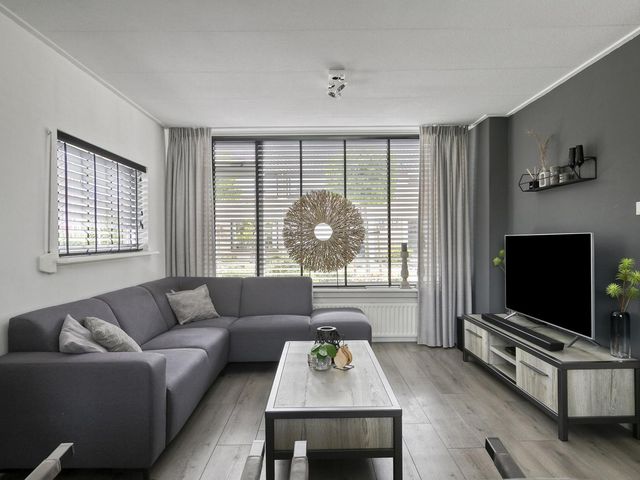 Deltastraat 10, Krabbendijke