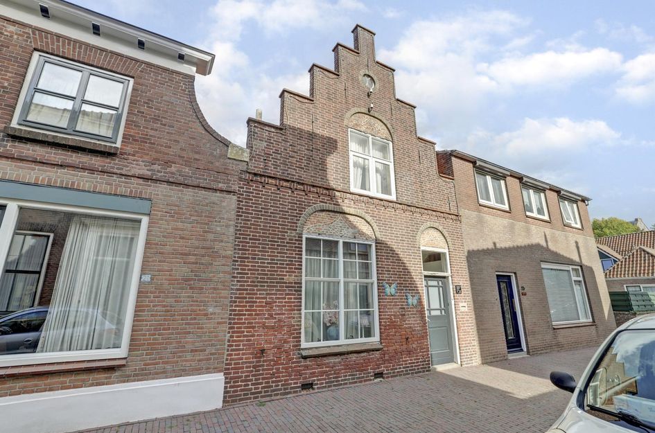 Kerkstraat 23