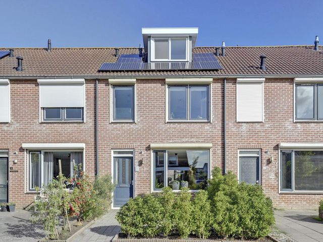 Deltastraat 11, Wemeldinge
