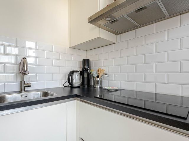 Dorpsweg 61B 02, Rotterdam