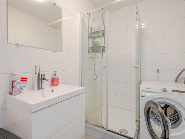 Dorpsweg 61B 02, Rotterdam