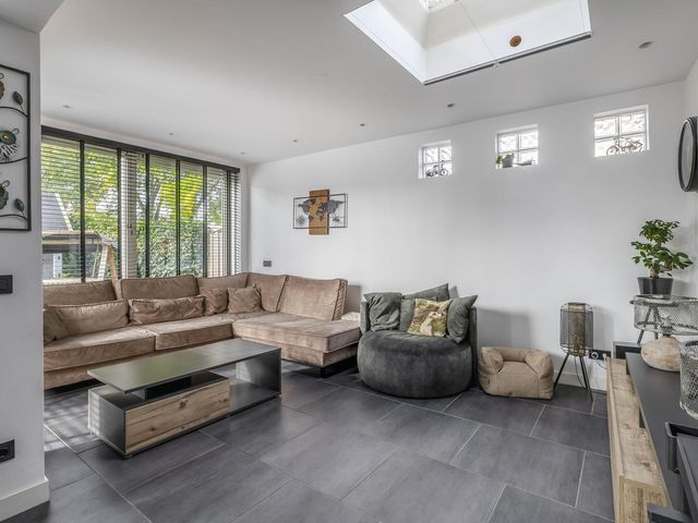 Christinalaan 21, Zwartewaal