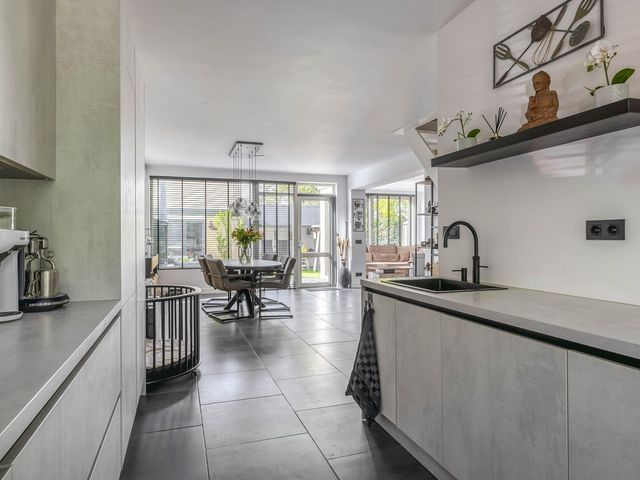 Christinalaan 21, Zwartewaal