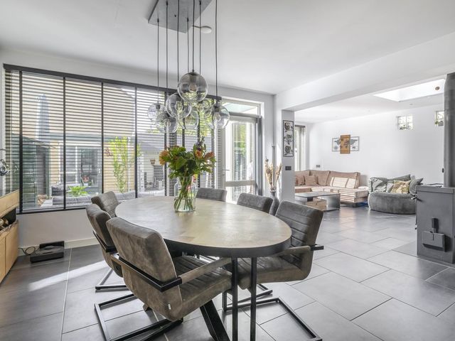 Christinalaan 21, Zwartewaal