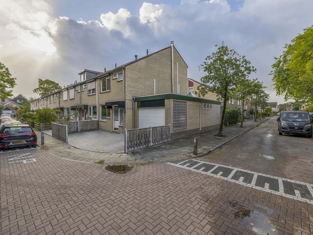 Christinalaan 21, Zwartewaal