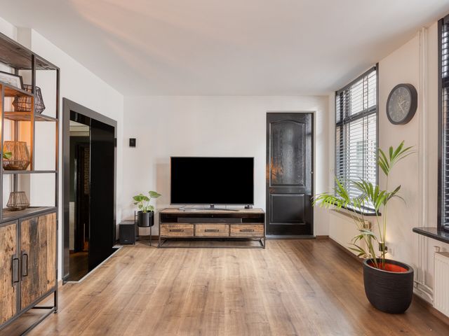 Molendijk 24, Nieuwe-Tonge