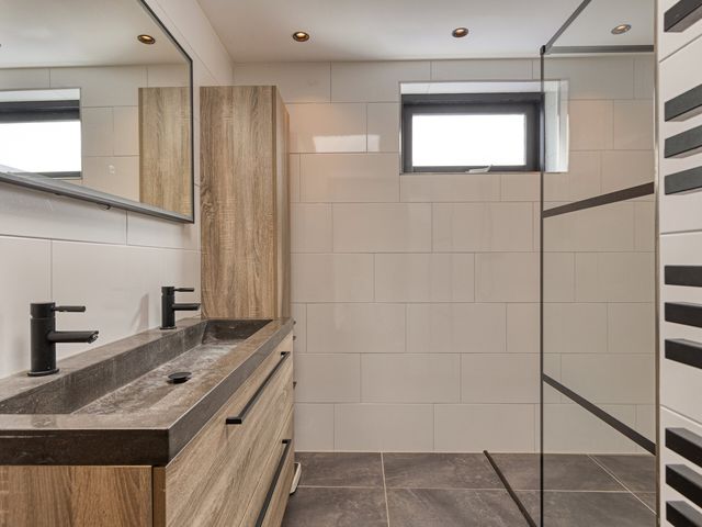 Molendijk 24, Nieuwe-Tonge
