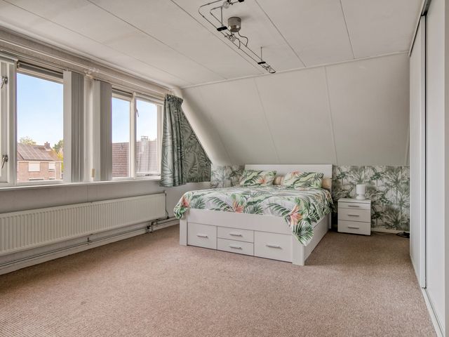 Prins Bernhardstraat 29, Ooltgensplaat