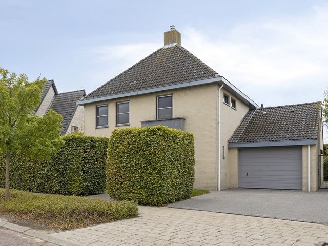 Willem Barentszlaan 5, Hulst