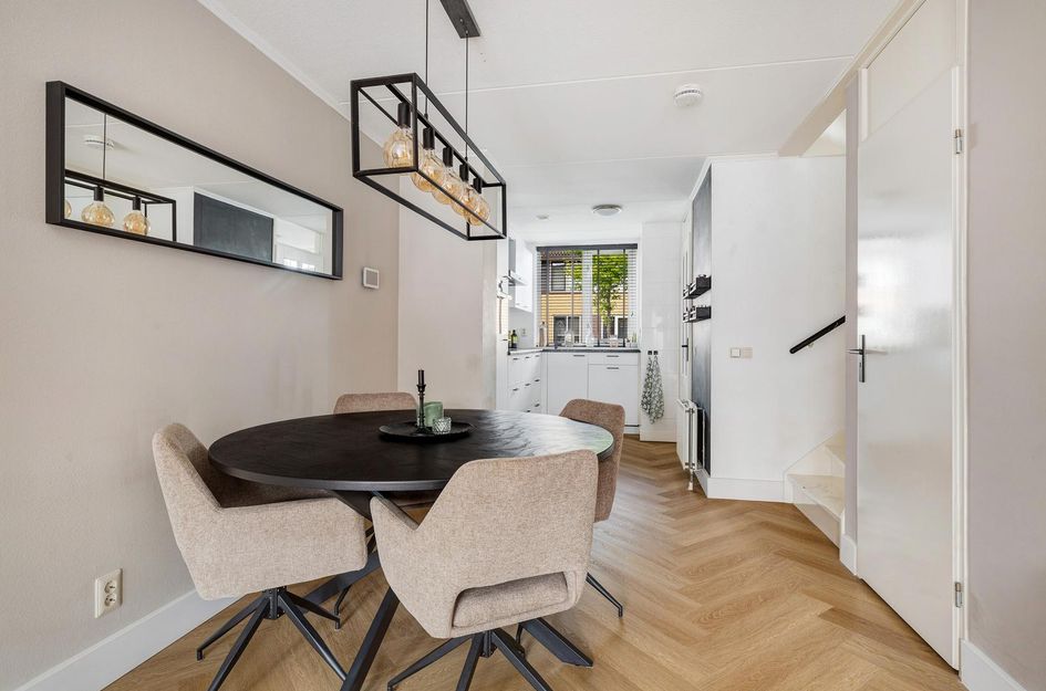 Van der Linden-akker 14