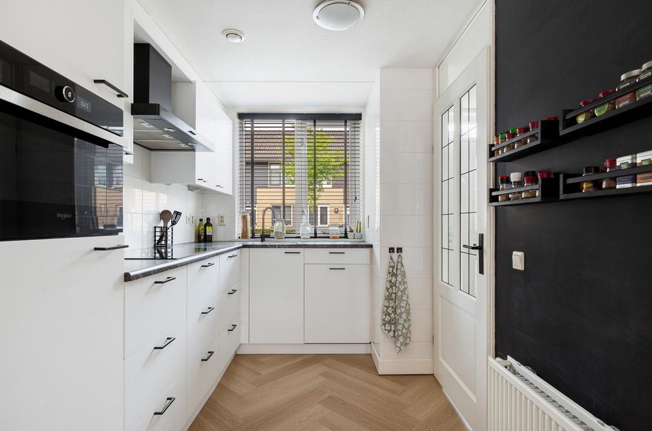 Van der Linden-akker 14