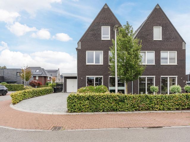 Edelhert 1, Hoogeveen