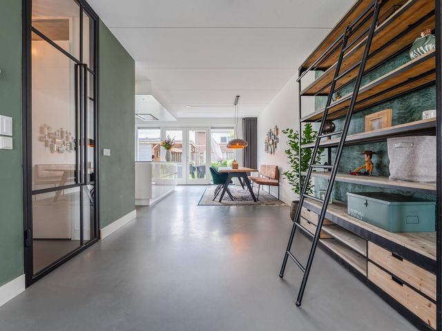 Edelhert 1, Hoogeveen