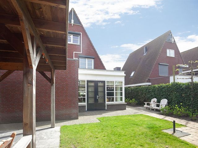Windsingel 46, Tholen