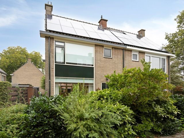 Bernhardstraat 10, Zoeterwoude