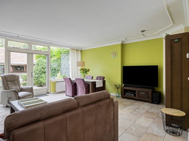 Bernhardstraat 10, Zoeterwoude