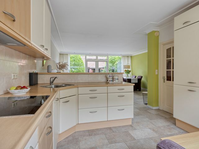 Bernhardstraat 10, Zoeterwoude