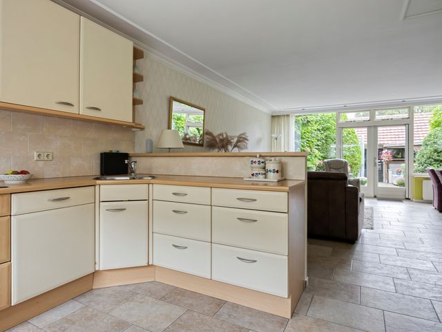 Bernhardstraat 10, Zoeterwoude