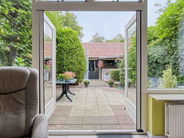 Bernhardstraat 10, Zoeterwoude
