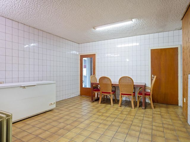 Dorpstraat 57, Buchten