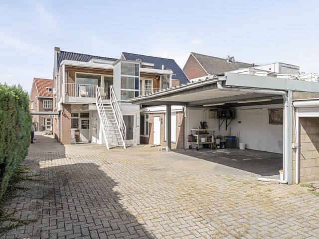 Dorpstraat 57, Buchten