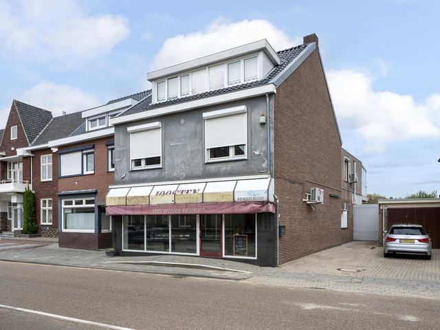 Dorpstraat 57, Buchten