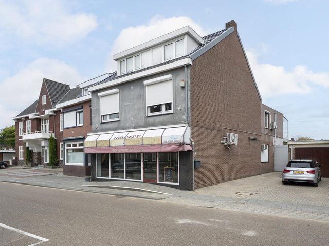 Dorpstraat 57, Buchten