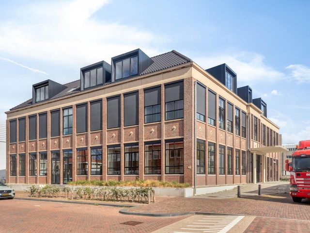 Kadeplein 16, Roosendaal