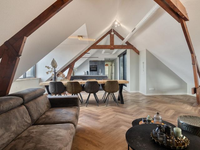 Kadeplein 16, Roosendaal