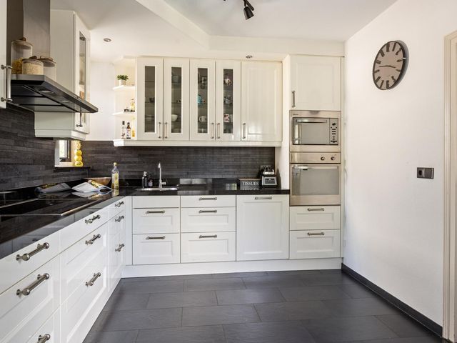 Robijndijk 104, Roosendaal