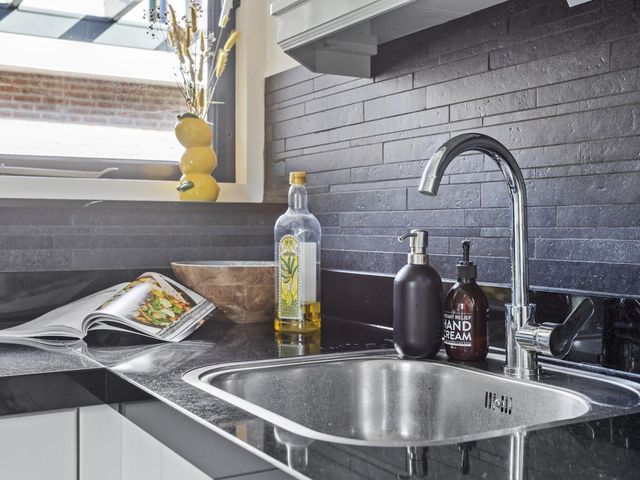 Robijndijk 104, Roosendaal