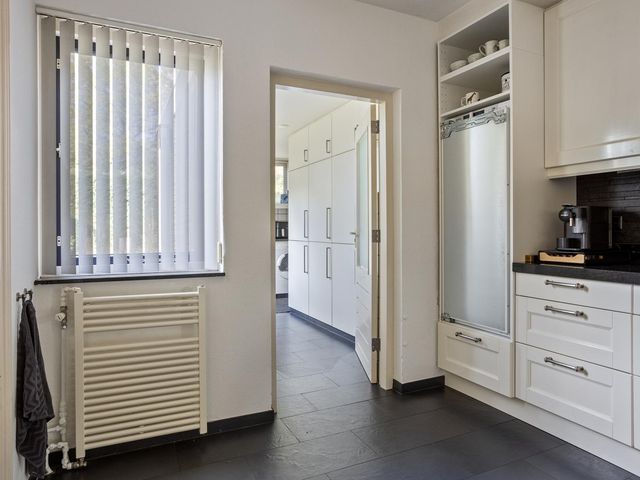 Robijndijk 104, Roosendaal