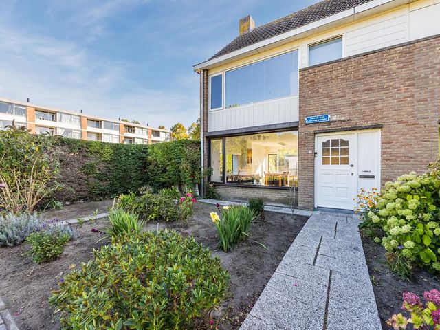 Jacob van Lennepstraat 2, Terneuzen