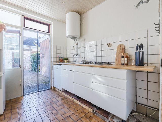 Jacob van Lennepstraat 2, Terneuzen