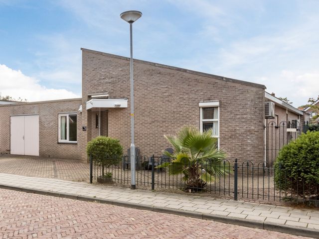 Outger Jacobszstraat 36, Bovenkarspel