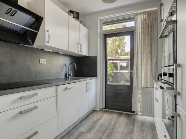 Irisstraat 18, Zuid-Beijerland