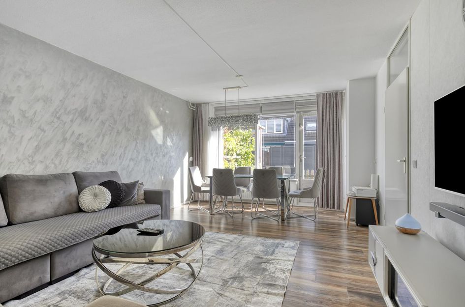 J. Calsstraat 4