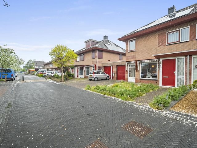 Mossel 16, Middenmeer