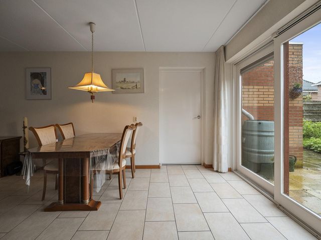 Mossel 16, Middenmeer